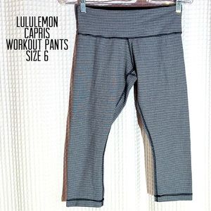 Lululemon women black white check capris workout pant cropped mid rise pull Sz 6